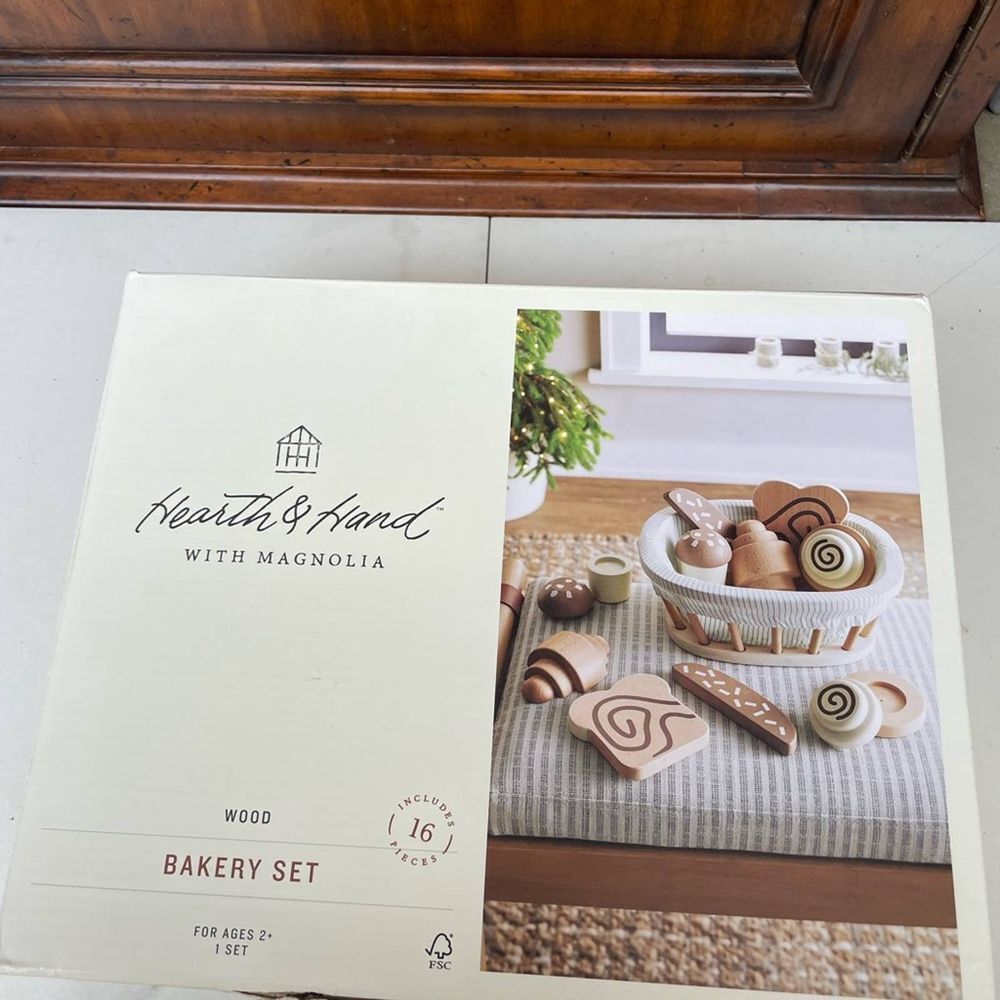 Hearth & Hand Magnolia Kids Wooden Bakery‎ 16 Pieces Set